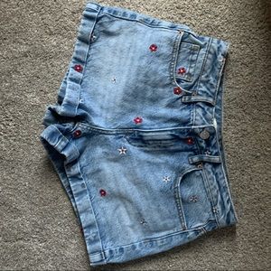 Size 25 mom short from pacsun